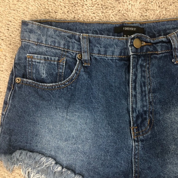 Forever 21 High Rise Distressed Shorts Dark Wash - Picture 3 of 6